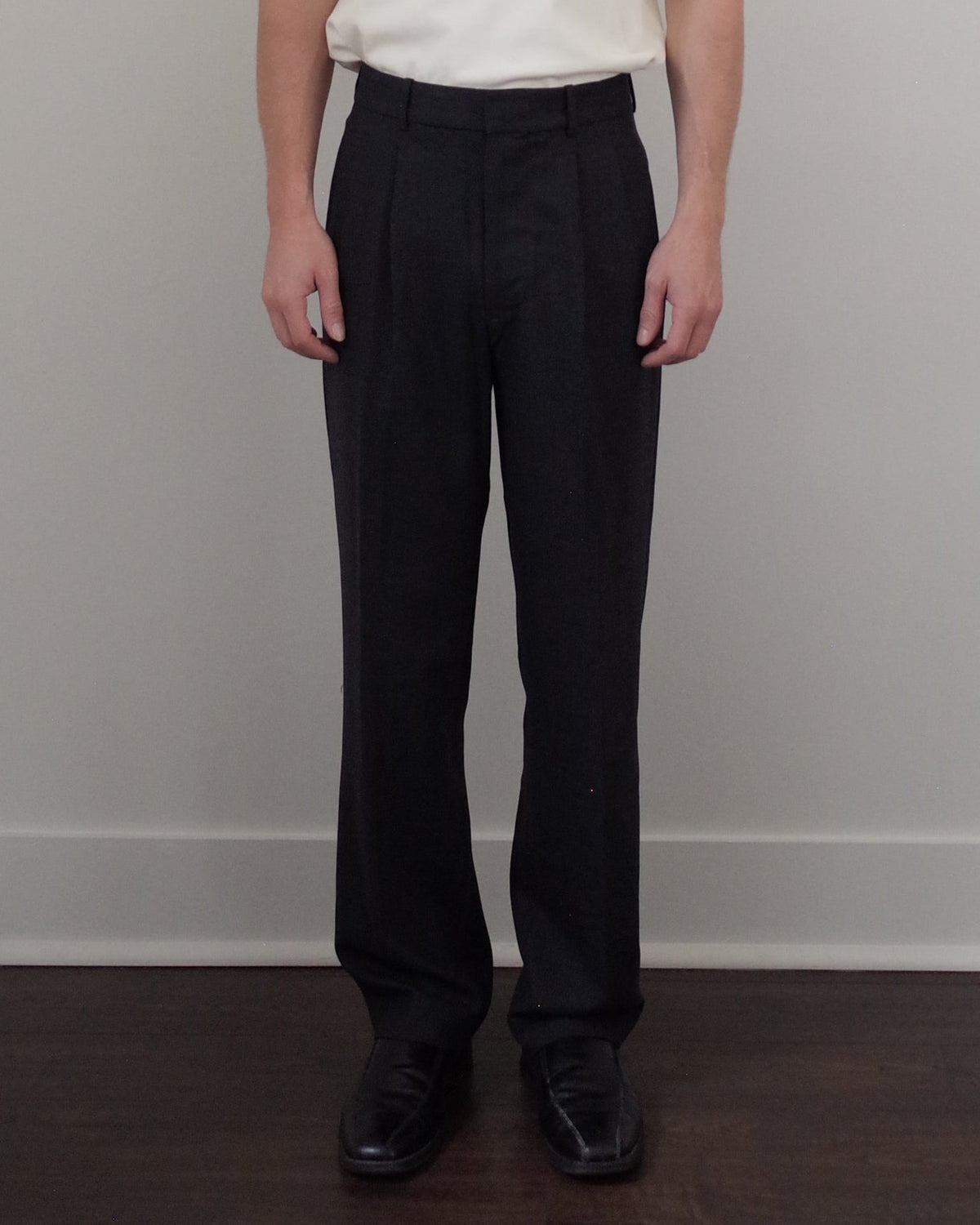 Simkhai Julian Pleated Trouser - Charcoal