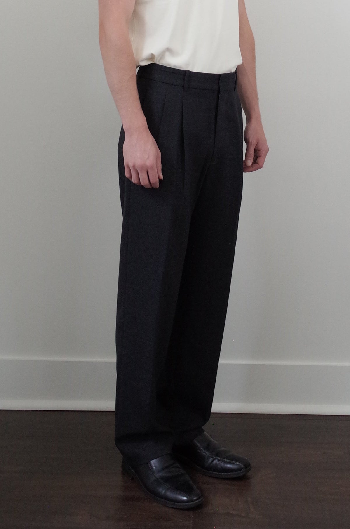 Simkhai Julian Pleated Trouser - Charcoal